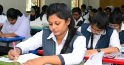 সারাদেশে এসএসসি পরীক্ষা শুরু, বাইরে অপেক্ষায় অভিভাবক