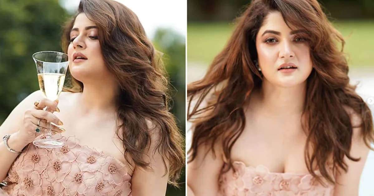 ছেলের বন্ধুরা আমাকে ‘আন্টি’ না ‘দিদি’ বলে ডাকে: শ্রাবন্তী