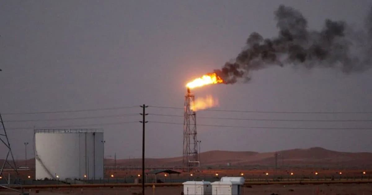 সৌদি আরবের দুটি তেল পরিশোধনাগারে ইরানের হামলা