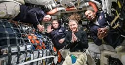 চাঁদ অভিমুখী মহাকাশযান থেকে পৃথিবী দেখার অভিজ্ঞতা জানালেন নভোচারীরা