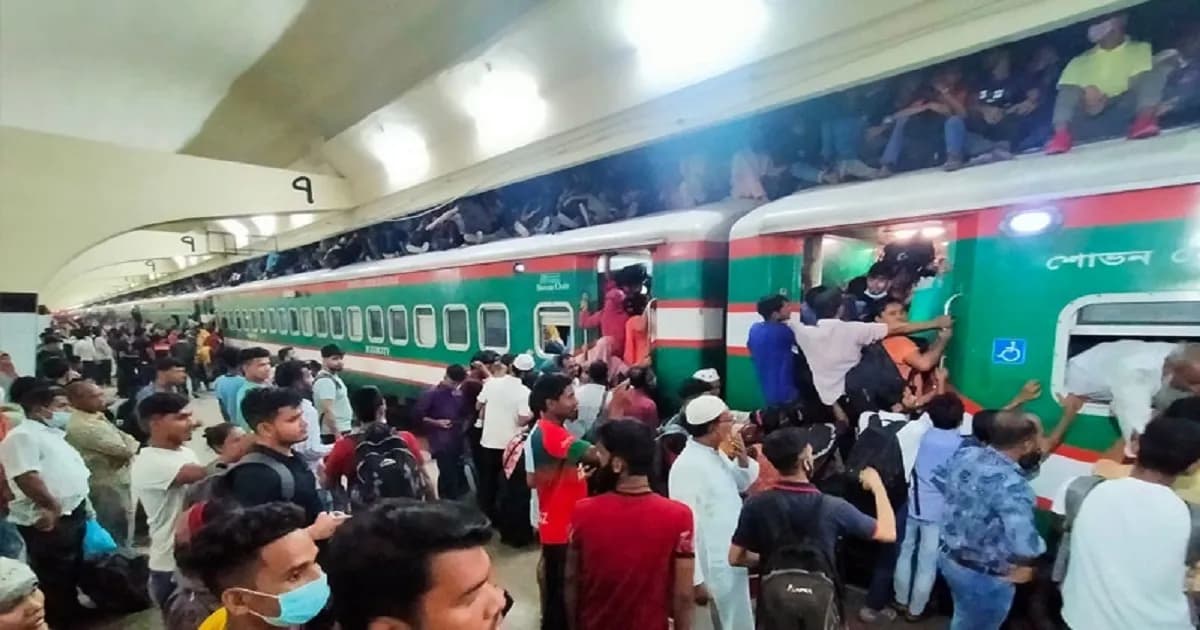 রেলের ঈদযাত্রা : ৩১ হাজার আসনে ঘরমুখী লাখো মানুষের নজর