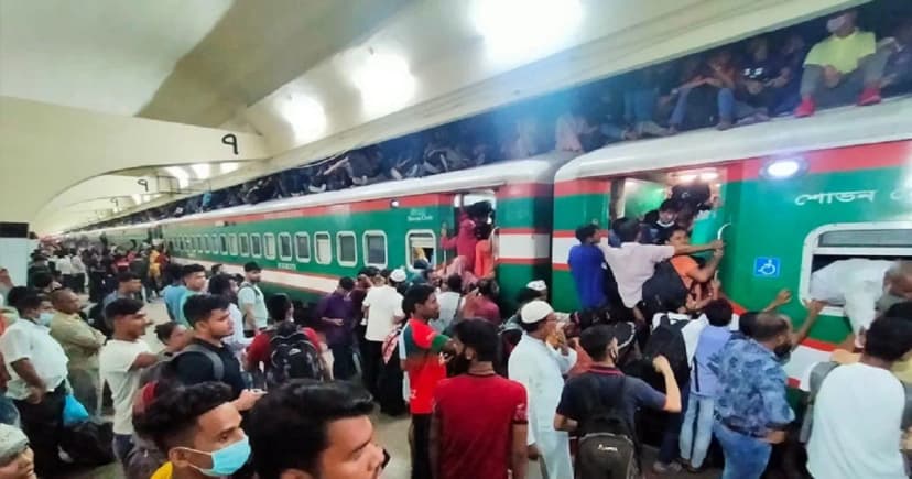 রেলের ঈদযাত্রা : ৩১ হাজার আসনে ঘরমুখী লাখো মানুষের নজর