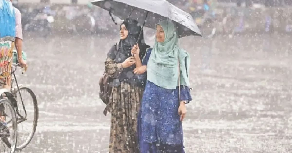 দুপুরের মধ্যেই ঢাকাসহ আশপাশের এলাকায় বজ্রবৃষ্টির সম্ভাবনা