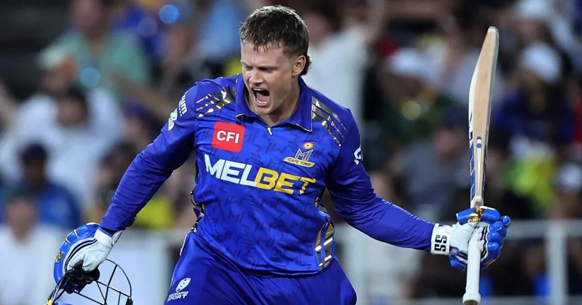 বিশ্বকাপ থেকে বাদ পড়া প্রোটিয়া তারকার সেঞ্চুরিতে ইতিহাস