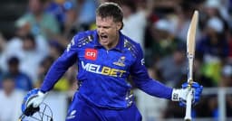 বিশ্বকাপ থেকে বাদ পড়া প্রোটিয়া তারকার সেঞ্চুরিতে ইতিহাস