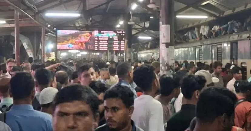 লাইনচ্যুত কনটেইনার, ট্রেনের শিডিউলে ভয়াবহ বিপর্যয়