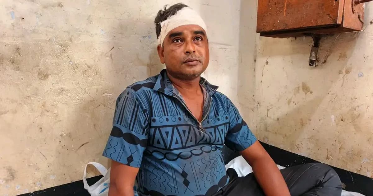 বিকাশ এজেন্টকে কুপিয়ে ৭ লাখ টাকা ও ৪ মোবাইল ছিনতাই