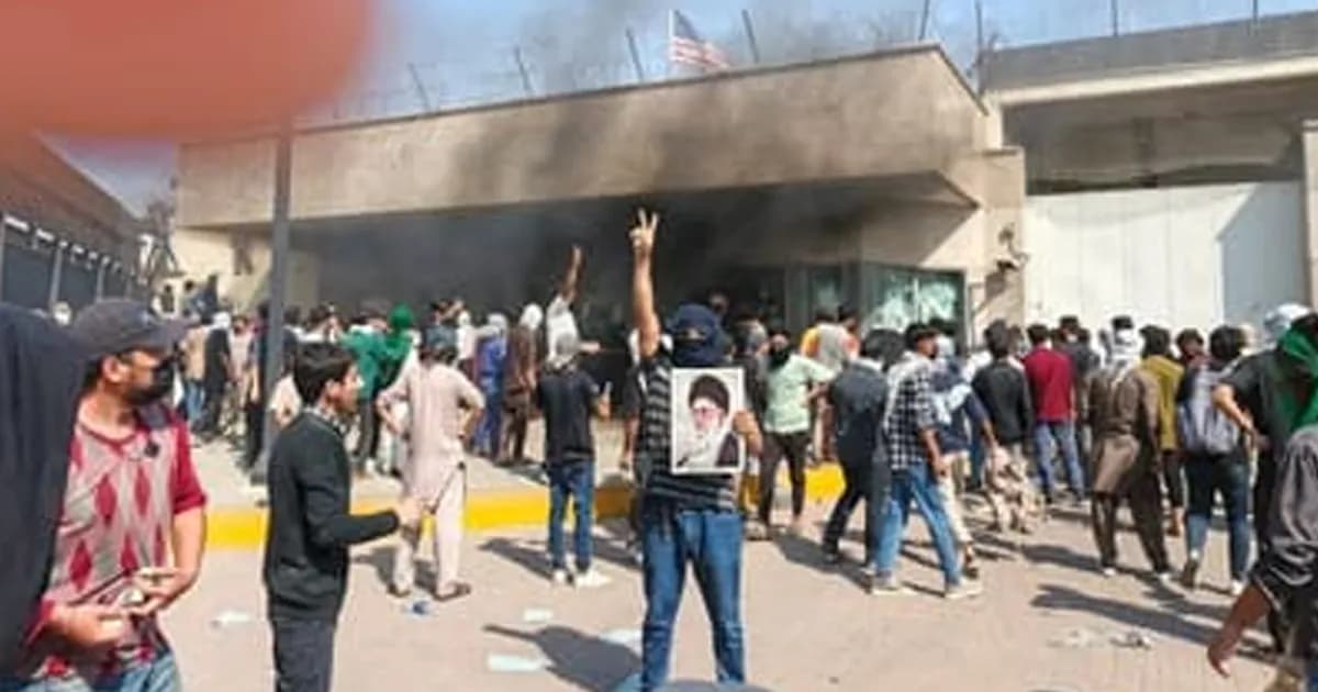 খামেনি হত্যার প্রতিবাদে করাচিতে মার্কিন দূতাবাসে হামলা, গুলিতে নিহত ৮