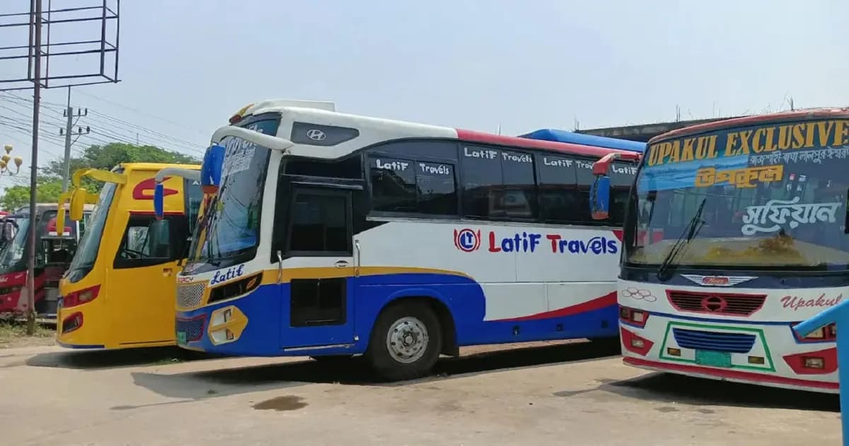 বাস মালিকদের দ্বন্দ্বে অচল রাজশাহী রুট, ভোগান্তিতে যাত্রীরা