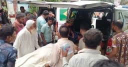 সড়কে মৃত্যুর মিছিল, পিকআপের ধাক্কায় মা-ছেলেসহ নিহত ৩