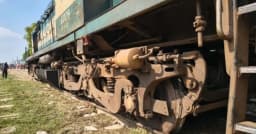 রাজবাড়ীতে ট্রেনের ইঞ্জিন লাইনচ্যুত