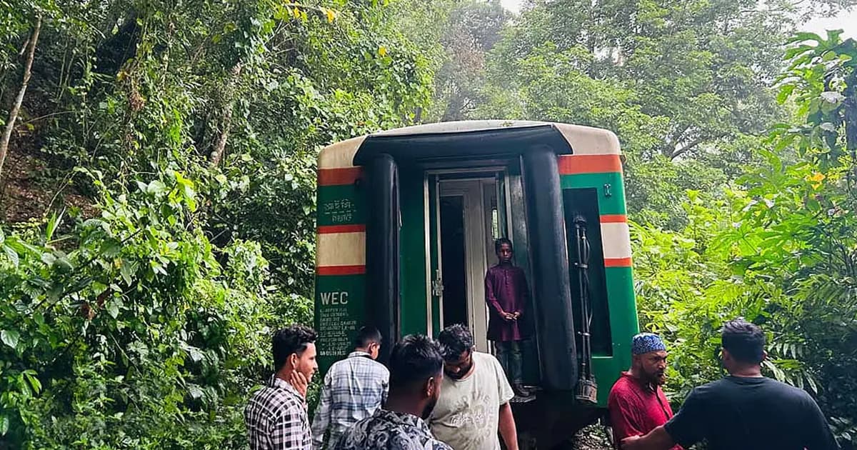 ৩ ঘণ্টা পর সিলেটের সঙ্গে সারাদেশের রেলযোগাযোগ স্বাভাবিক