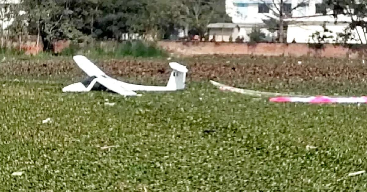 এবার পুকুরে ভেঙে পড়লো ভারতের বিমানবাহিনীর প্লেন