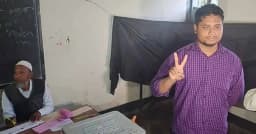 ভোট দিয়েছেন হাসনাত আব্দুল্লাহ