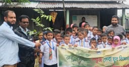 লালমনিরহাটে শিক্ষার্থীদের মাঝে গাছের চারা বিতরণ ও বৃক্ষরোপণ