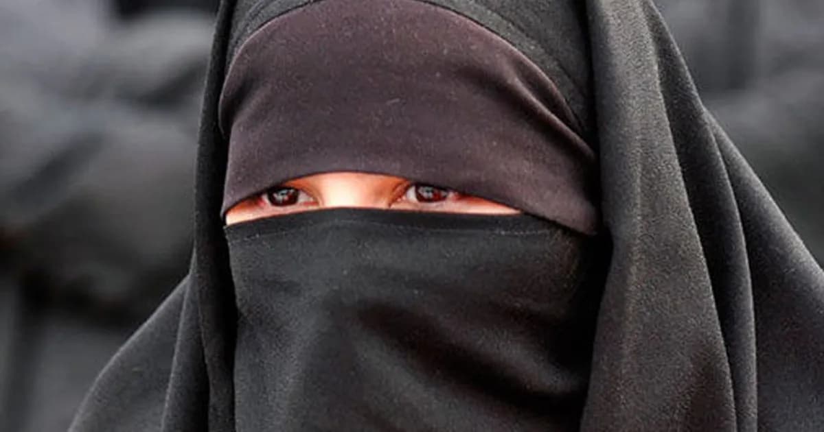 ভোটে স্বচ্ছতায় পরিচয় যাচাইয়ে নিকাব খোলা জায়েজ, জাল ভোট হারাম