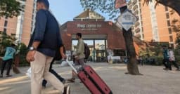 ভূমিকম্প আতঙ্ক: হল ছাড়তে শুরু করেছেন ঢাবির শিক্ষার্থীরা