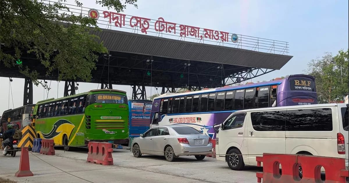 পদ্মা সেতু পার হচ্ছেন নির্বিঘ্নে, তবে ঈদে বাড়তি ভাড়ার অভিযোগ