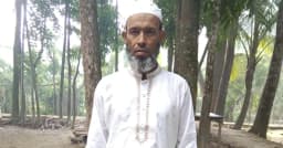 ছেলেকে রক্ষা করতে গিয়ে প্রতিপক্ষের হামলায় প্রাণ গেল বাবার