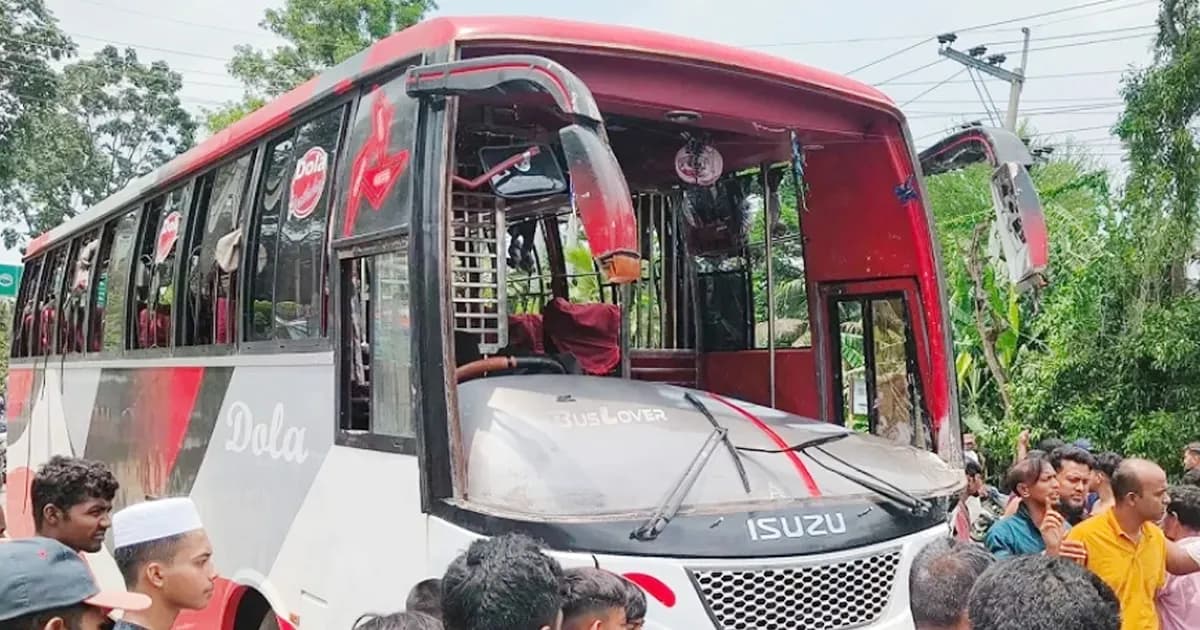 গোপালগঞ্জে বাস-মোটরসাইকেল সংঘর্ষে নিহত ৫