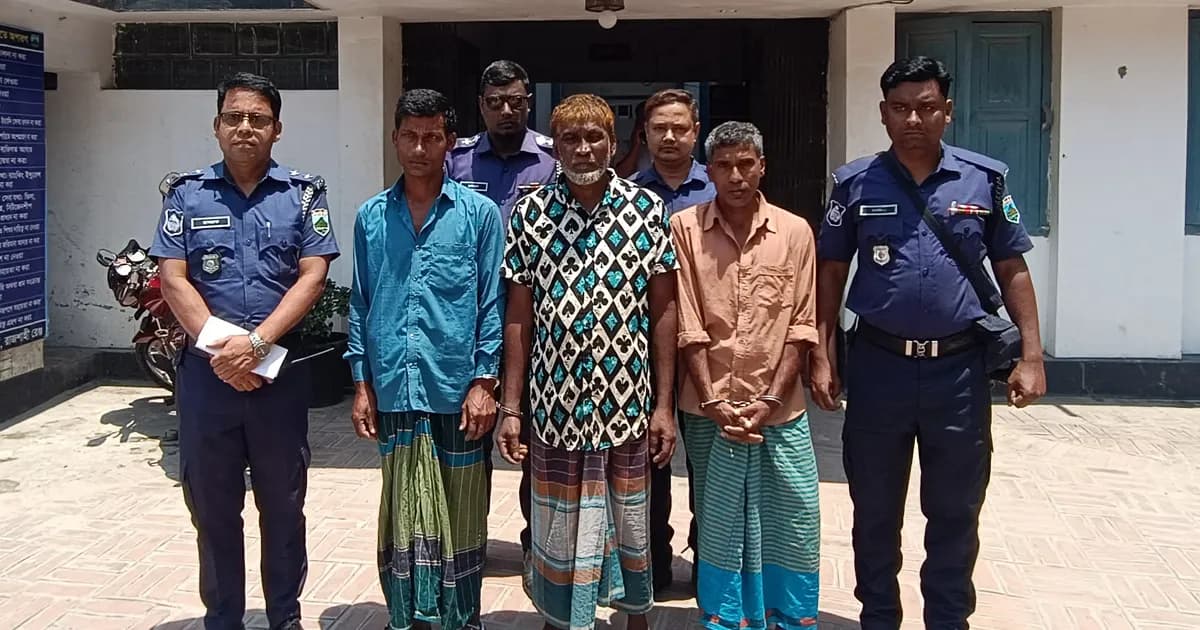 শাহজাদপুরে ভাতিজাকে কুপিয়ে হত্যার ঘটনায় দুই চাচা গ্রেফতার