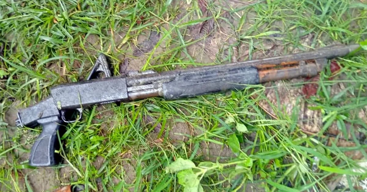 মাছ ধরার জালে মিলল থানা থেকে লুট হওয়া পুলিশের শর্টগান