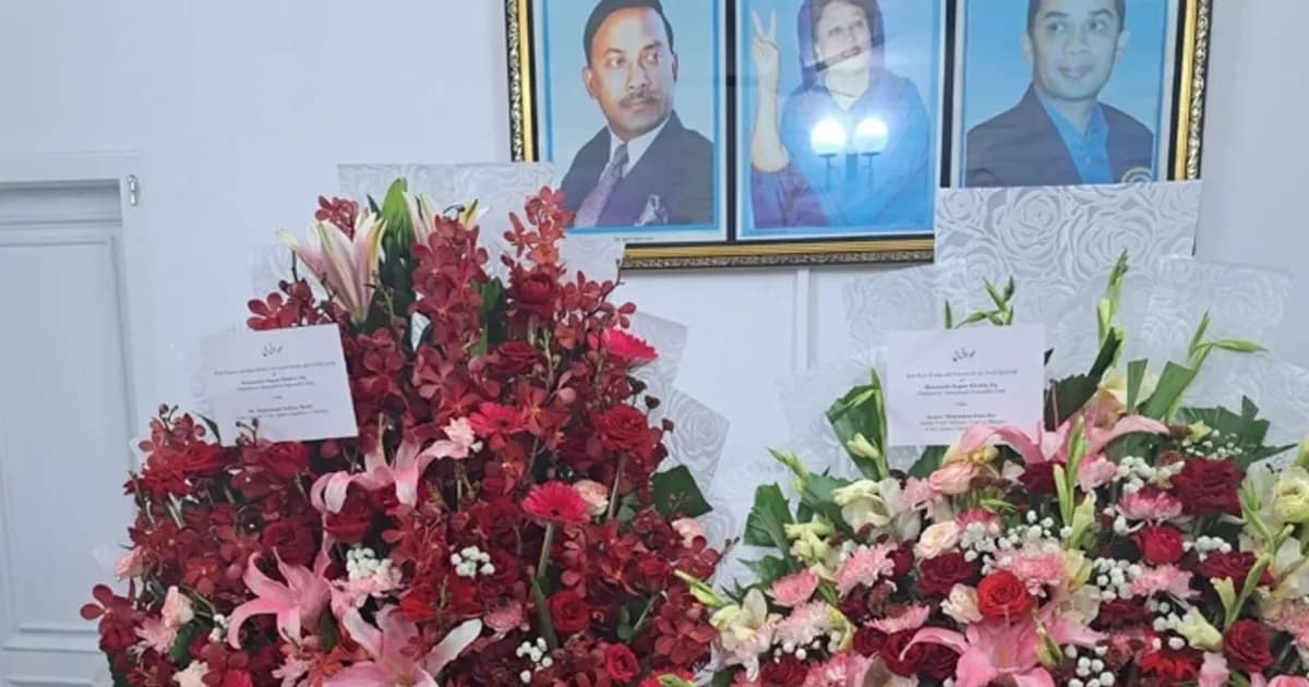 খালেদা জিয়ার সুস্থতা কামনায় ফুল পাঠিয়েছেন পাকিস্তানের প্রধানমন্ত্রী