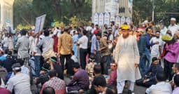 আগামীকালও চলবে শিক্ষকদের কর্মবিরতি, পরীক্ষা স্থগিত