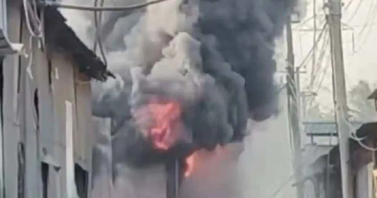 চট্টগ্রামের আকবর শাহে ফোম কারখানায় ভয়াবহ আগুন