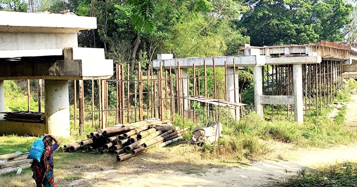 থেমে গেছে টংকাবতীর দুই পাড়ের মানুষের স্বপ্ন, বর্ষায় প্লাবনের আশঙ্কা