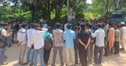 সরকারি চাকুরিতে ভাইবা নম্বর বৃদ্ধির প্রতিবাদে কুবিতে বিক্ষোভ