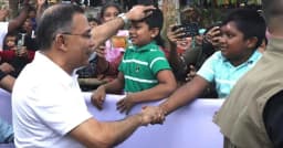 ক্ষণিকের দেখায় প্রধানমন্ত্রীর সঙ্গে এক অনন্য আত্মিক বন্ধন