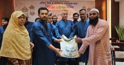 এতিম শিশু ও পত্রিকা হকারদের ঈদ উপহার দিল কিশোরগঞ্জ সেন্ট্রাল প্রেস ক্লাব