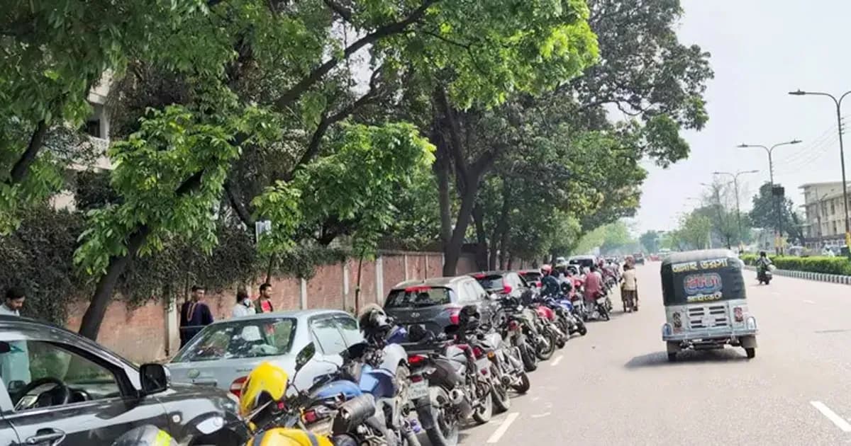 তেলের জন্য দীর্ঘ অপেক্ষা, বিজয় সরণির লাইন ঠেকেছে মহাখালী