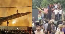 ভারতে উত্তাল বিশ্ববিদ্যালয়, যুদ্ধবিমান-ট্যাংকে চড়ে শিক্ষার্থীদের বিক্ষোভ