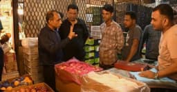 চট্টগ্রামের ফলমণ্ডিতে ভোক্তার অভিযানে ৫ প্রতিষ্ঠানকে জরিমানা