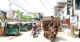দোহারে পুলিশ চেকপোস্ট, যানজটে নাকাল উপজেলার প্রধান সড়ক