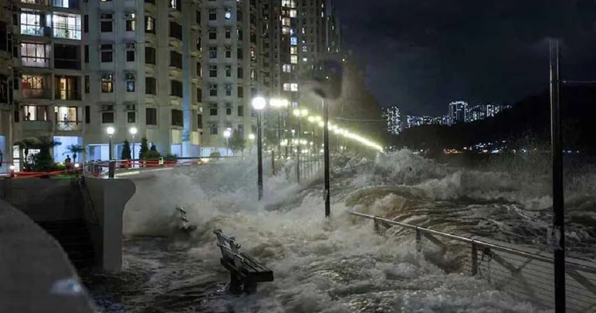 সুপার টাইফুন ‘রাগাসা’র আঘাতে নিহত ১৪, নিখোঁজ ১২৪