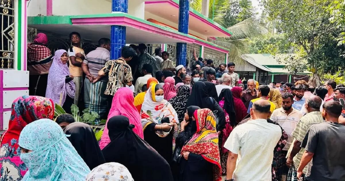 লাশের পাশে ছিল টাইপ করা অভিযোগপত্র, স্বামীকে খুঁজছে পুলিশ