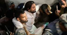 রবীন্দ্রনাথের গ্রাফিতিতে কালি, আয়াসসহ চারজনের রিমান্ড