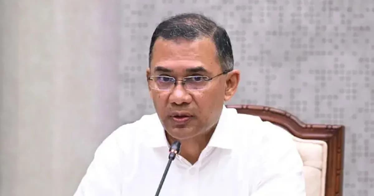 নিজ দপ্তরে লাইট ও এসির মাত্রা কমালেন প্রধানমন্ত্রী তারেক রহমান