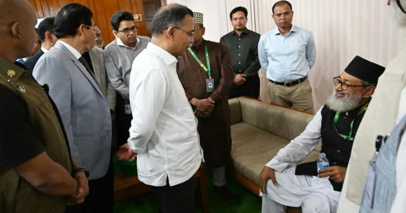 সংসদে হঠাৎ অসুস্থ এমপি বাশার, দেখতে গেলেন প্রধানমন্ত্রী