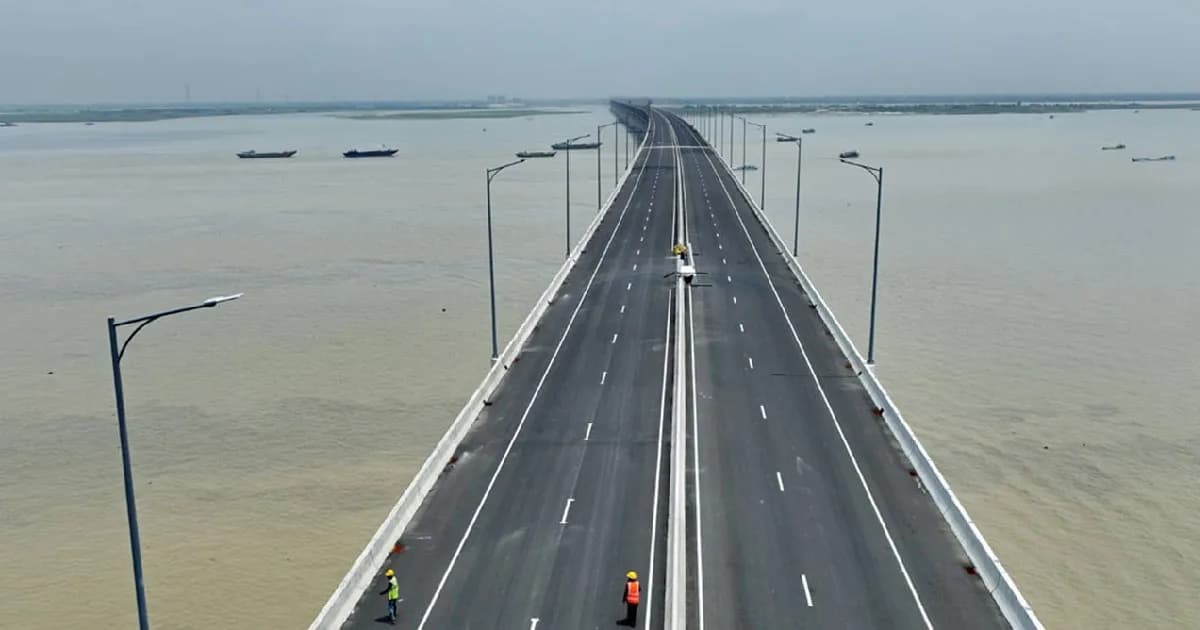 ঈদযাত্রায় পদ্মা-যমুনা সেতুতে যানবাহন ও টোল আদায়ে রেকর্ড