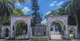 ইবিতে নিষেধাজ্ঞা উপেক্ষা করে পুকুরে নামছেন শিক্ষার্থীরা