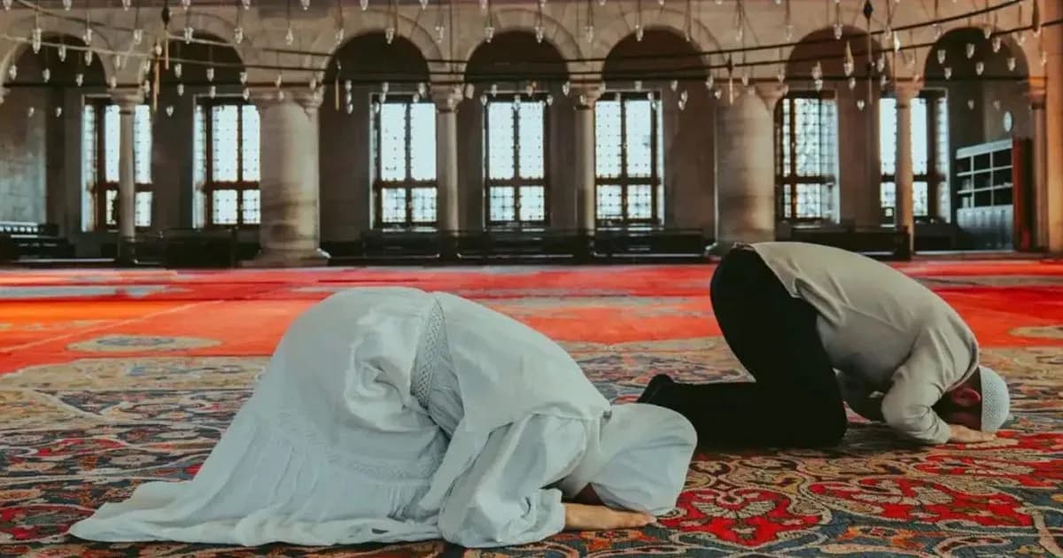 আদম সন্তানের যে কাজ দেখে শয়তান দূর থেকে কাঁদে