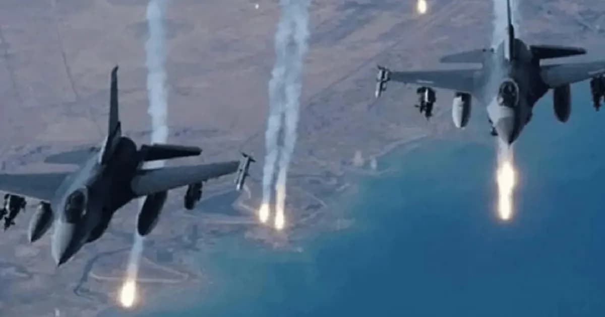 মধ্যরাতে আফগানিস্তানে ভয়াবহ বিমান হামলা