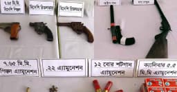 জামায়াত নেতার বাড়ি থেকে বিপুল পরিমাণ অস্ত্র উদ্ধার