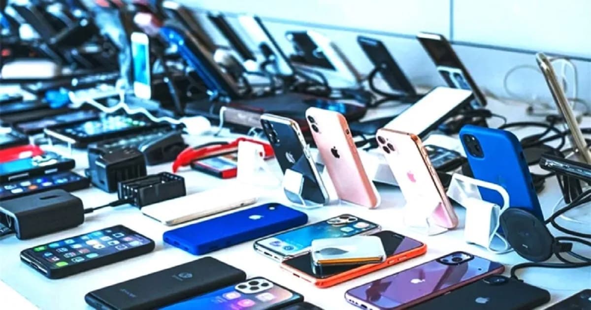 কমেছে আমদানি শুল্ক, বাজারে কমতে পারে মোবাইল ফোনের দাম