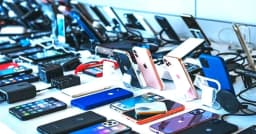 কমেছে আমদানি শুল্ক, বাজারে কমতে পারে মোবাইল ফোনের দাম