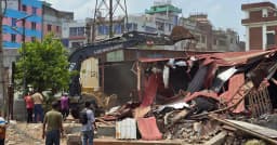 হাজী সেলিমের অবৈধ স্থাপনা গুঁড়িয়ে দিল জেলা প্রশাসন